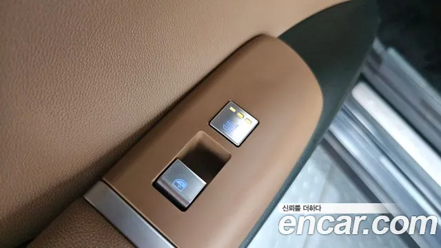 Hyundai Grandeur Grandeur (GN7) 2.5 Бензин 2WD — Фото автомобиля 17