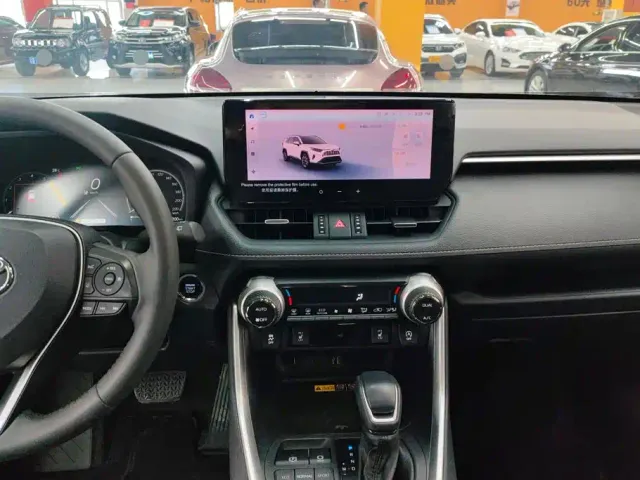 Toyota RAV4 — Фото автомобиля 13