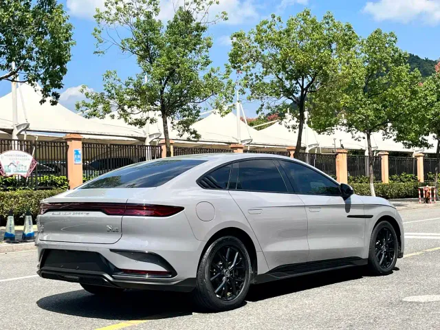 BYD Han — Фото автомобиля 10