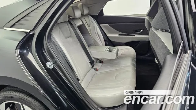 Hyundai AVANTE Avante (CN7) — Фото автомобиля 11