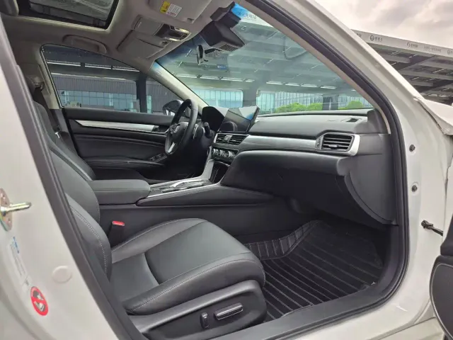 Honda Accord — Фото автомобиля 5