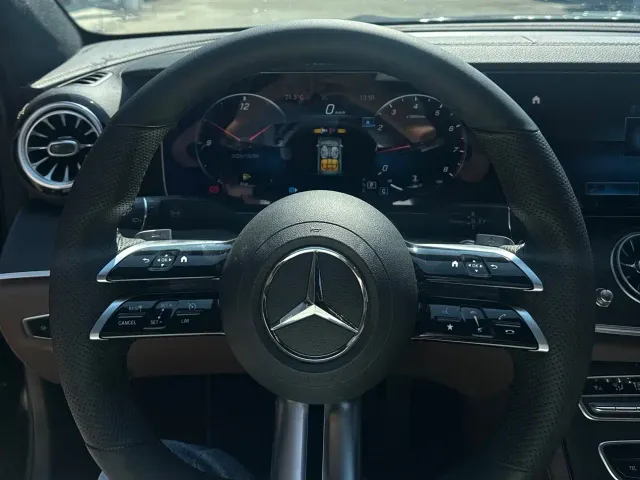 Mercedes-Benz E-Class — Фото автомобиля 12