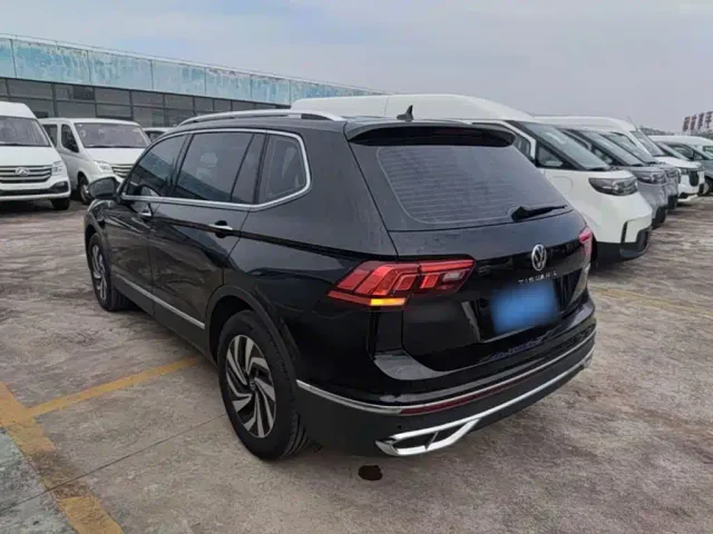 Volkswagen Tiguan L — Фото автомобиля 4