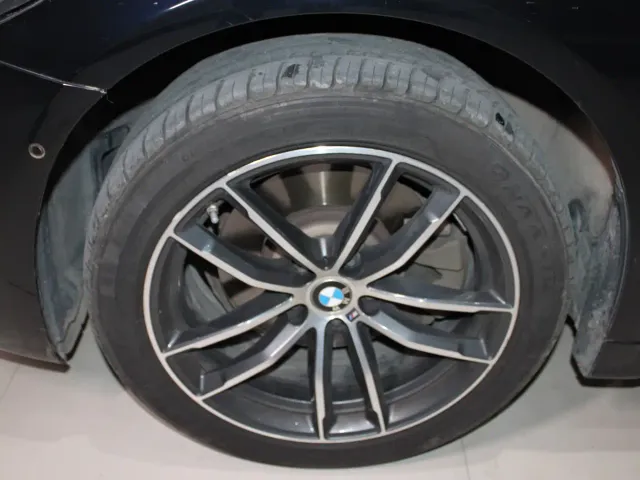 BMW 5 Series — Фото автомобиля 8