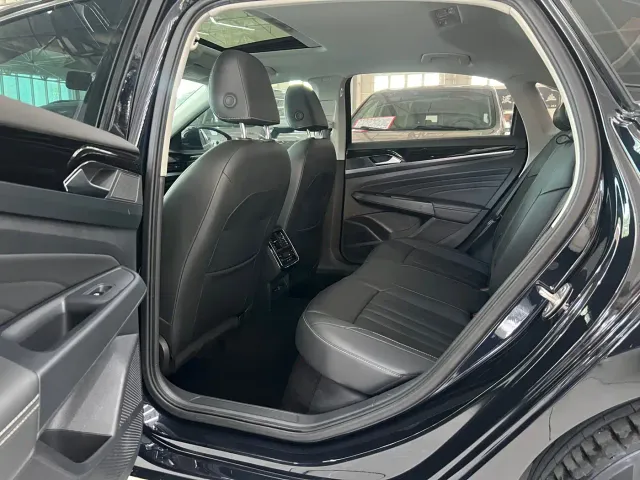 Volkswagen Passat — Фото автомобиля 6