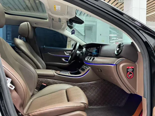 Mercedes-Benz E-Class — Фото автомобиля 15