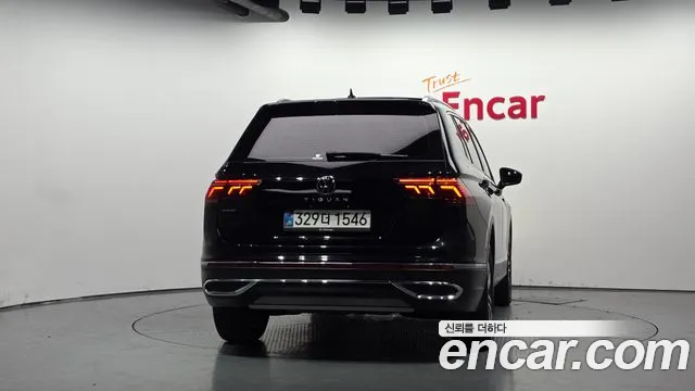 Volkswagen Tiguan — Фото автомобиля 4