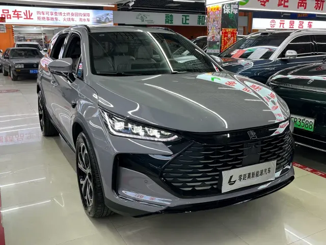 BYD Tang — Фото автомобиля 3