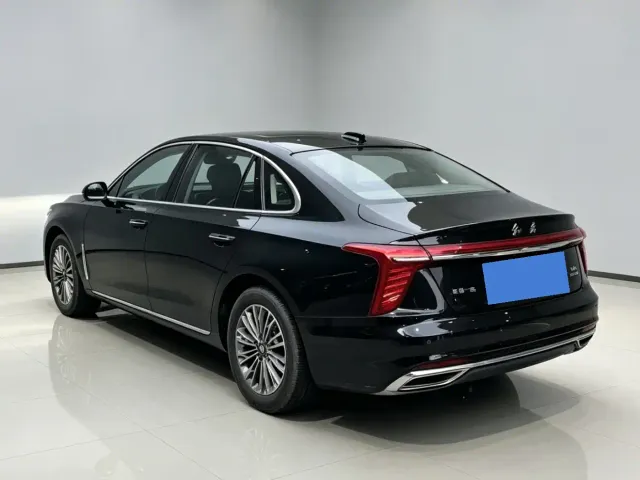 Hongqi H5 — Фото автомобиля 4