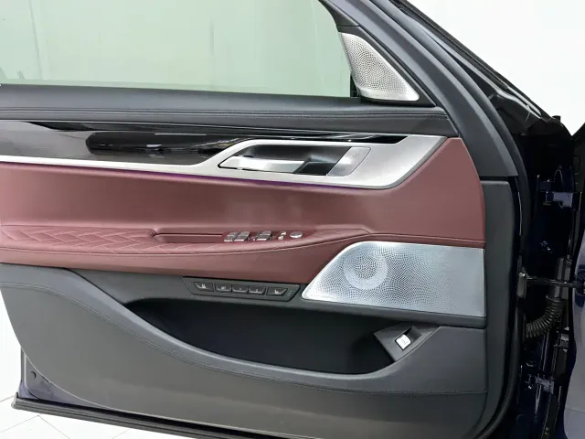 BMW 7 Series — Фото автомобиля 21