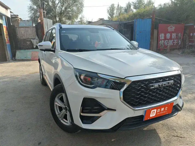 Jetour X70 — Фото автомобиля 2
