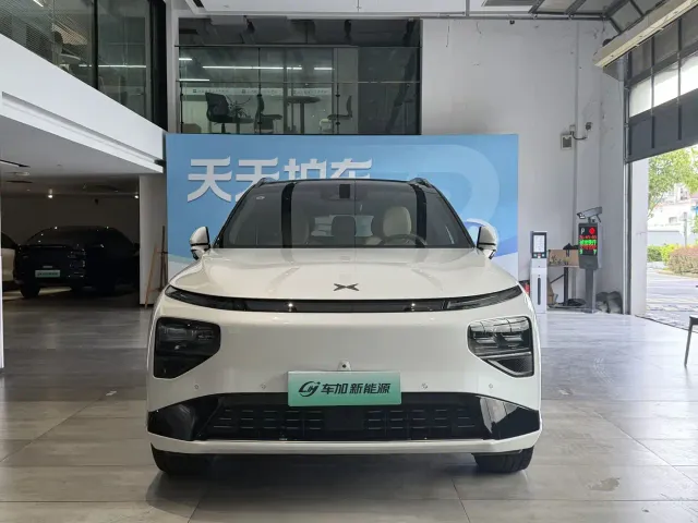 Xpeng G9 — Фото автомобиля 2