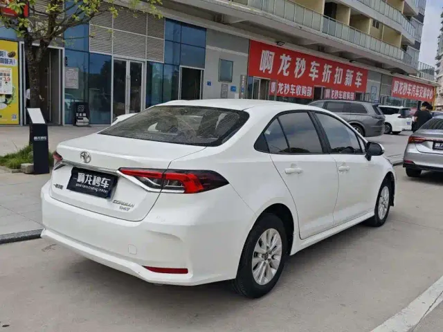 Toyota Corolla — Фото автомобиля 8