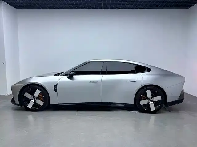 Xpeng P7 — Фото автомобиля 4