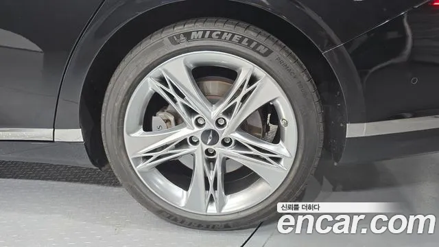 Genesis G90 Бензин 3.5 турбо AWD — Фото автомобиля 21