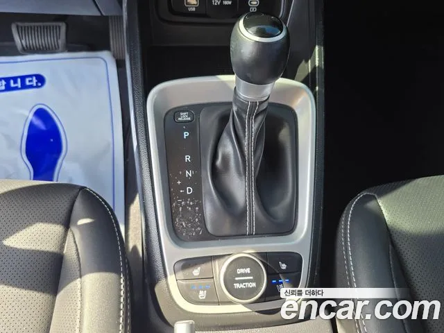 Hyundai Venue — Фото автомобиля 13