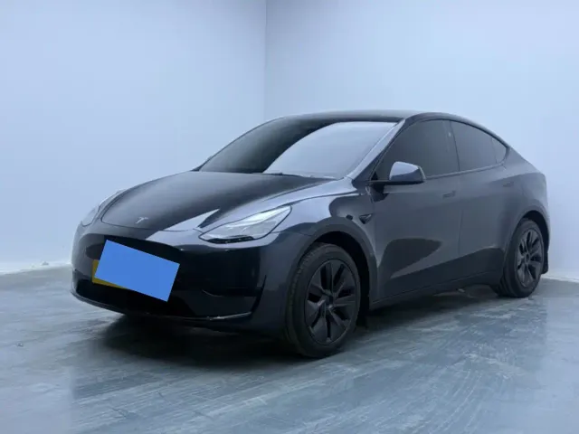 Фотография автомобиля — Tesla Model Y