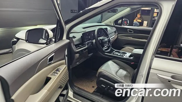 Kia Carnival Generation 4 — Фото автомобиля 10