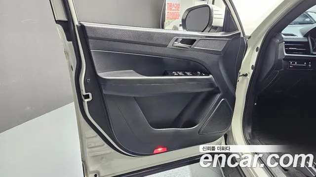 KG_Mobility_Ssangyong Rexton Новый Rexton Sport Khan Дизель 2.2 4WD — Фото автомобиля 21