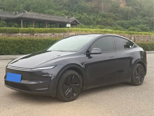 Фотография автомобиля — Tesla Model Y