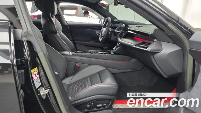 Audi RS e-tron GT — Фото автомобиля 16