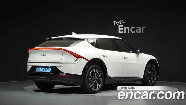 Kia EV6 — Фото автомобиля 2