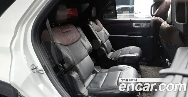 Ford Explorer Explorer 6 поколение 3.0 Platinum 4WD — Фото автомобиля 12