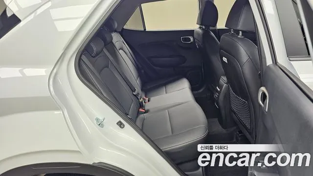 Hyundai Venue — Фото автомобиля 18