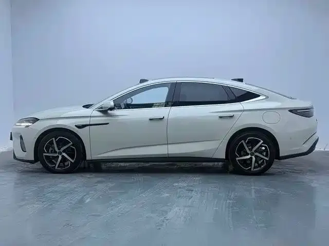 BYD Seal 07 DM-i — Фото автомобиля 7