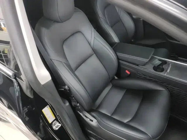 Tesla Model Y — Фото автомобиля 24