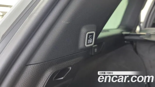 Jeep Cherokee Grand Cherokee(WL) 3.6 Overland — Фото автомобиля 29