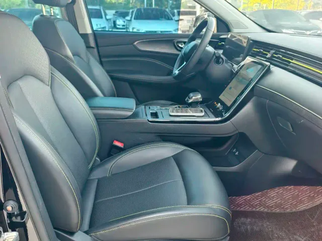 Roewe RX5 — Фото автомобиля 8