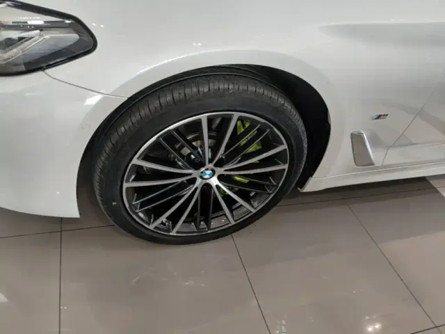 BMW 5 Series — Фото автомобиля 22