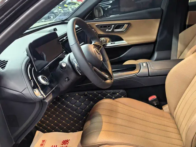 Mercedes-Benz E-Class — Фото автомобиля 4