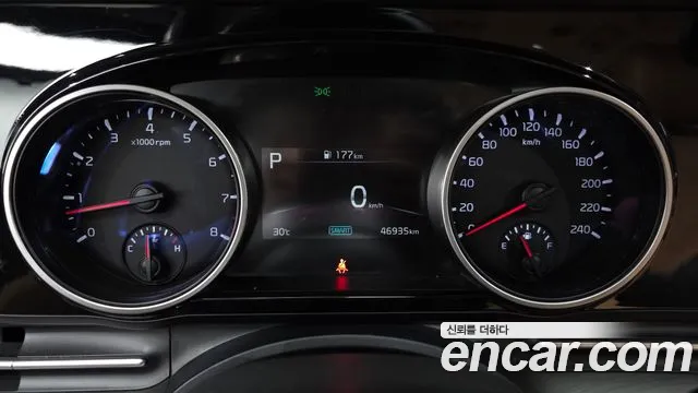 Kia Canival Carnival 4 поколение Бензин 9 мест Noblesse — Фото автомобиля 8
