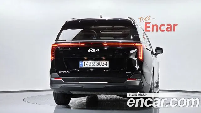 Kia Carnival Generation 4 — Фото автомобиля 3