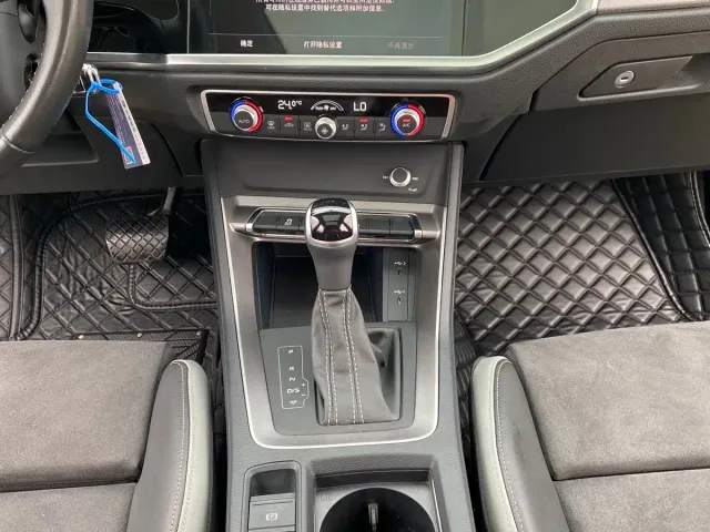 Audi Q3 — Фото автомобиля 13