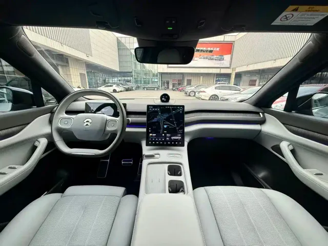 Nio ES8 — Фото автомобиля 6