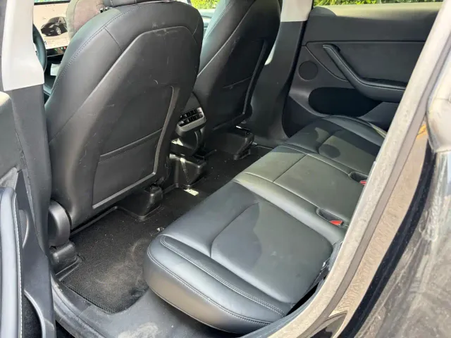 Tesla Model Y — Фото автомобиля 4