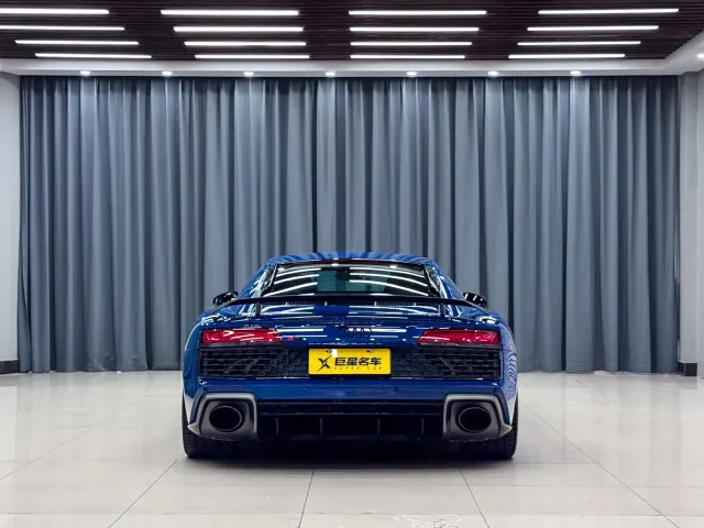 Audi R8 — Фото автомобиля 9