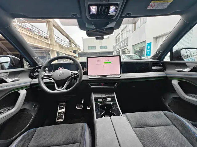 Volkswagen Tiguan L — Фото автомобиля 8