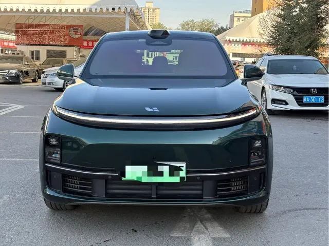 Li Auto L7 — Фото автомобиля 2