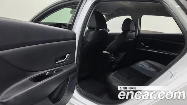 Hyundai Avante CN7 — Фото автомобиля 30