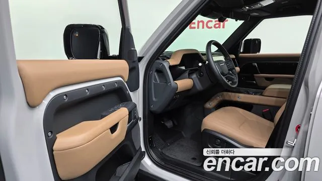 Land Rover Defender — Фото автомобиля 10
