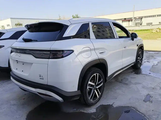 BYD Song L DM-i — Фото автомобиля 6