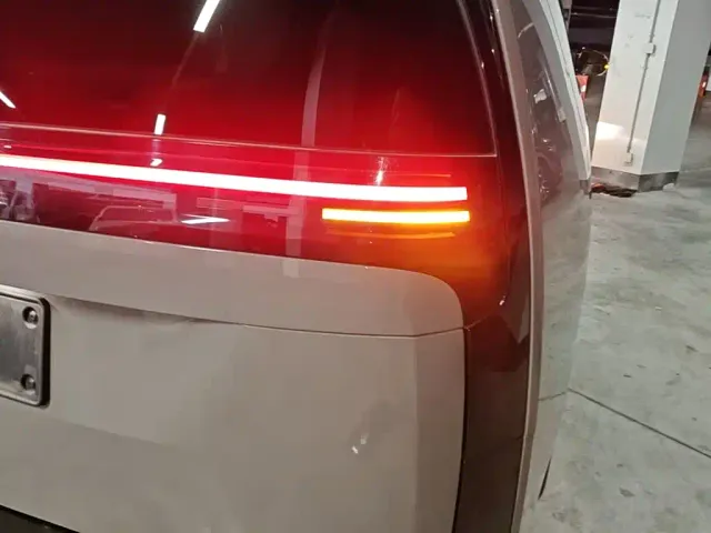 Li Auto MEGA — Фото автомобиля 7