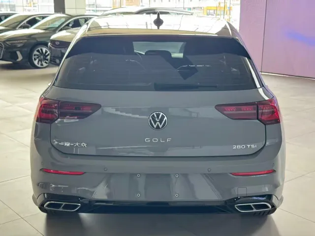 Volkswagen Golf — Фото автомобиля 5