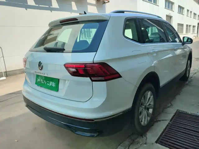 Volkswagen Tiguan L — Фото автомобиля 6