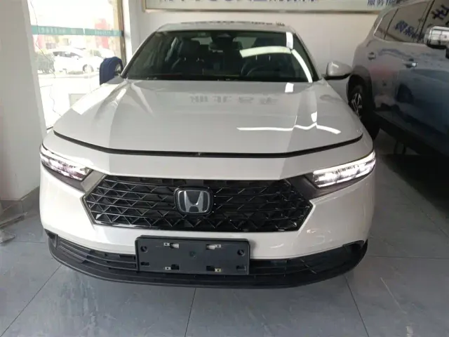 Honda Accord — Фото автомобиля 18