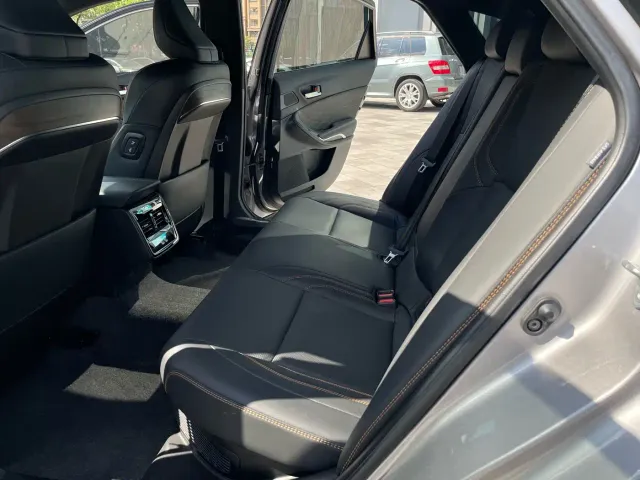 Toyota Avalon — Фото автомобиля 12